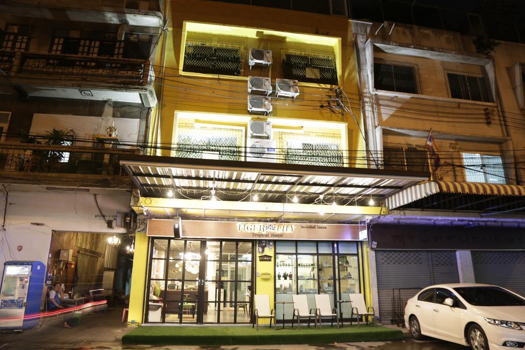 Tiger Lily Hostel Bangkok Extérieur photo