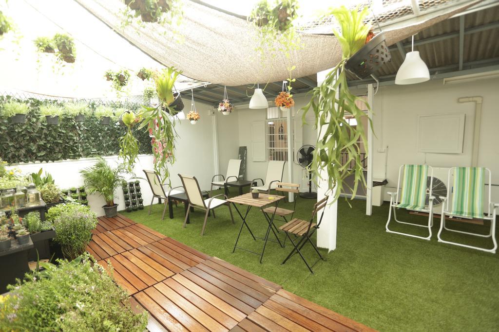 Tiger Lily Hostel Bangkok Extérieur photo