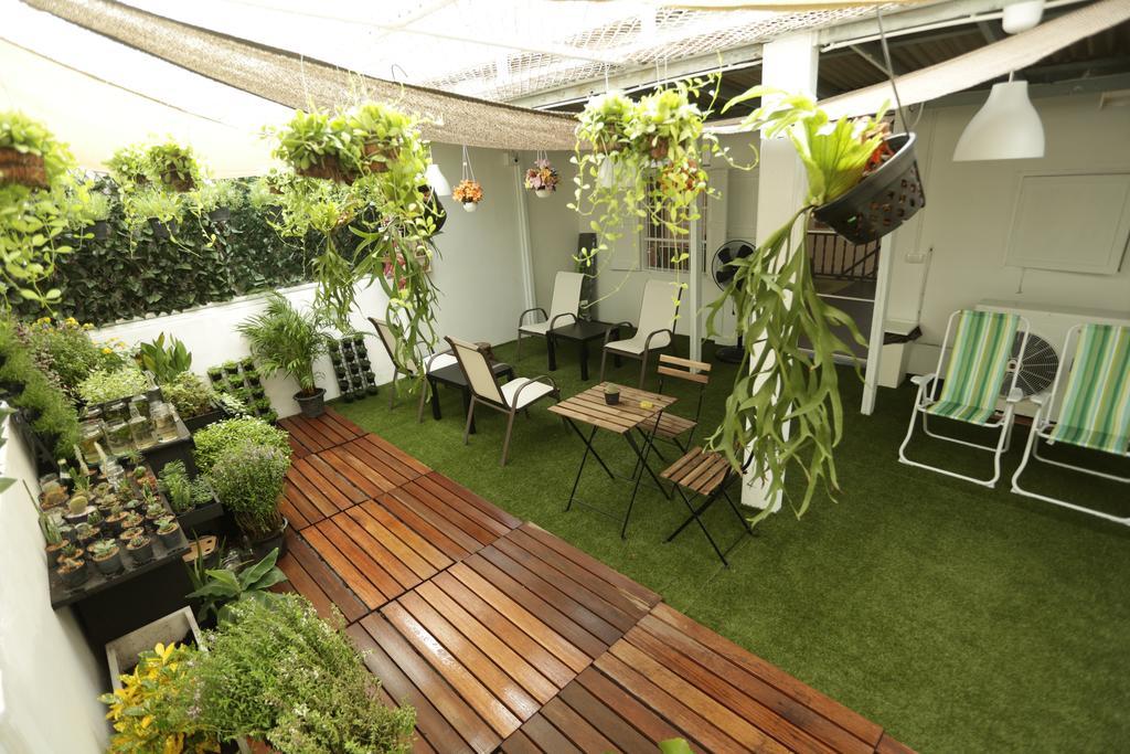 Tiger Lily Hostel Bangkok Extérieur photo