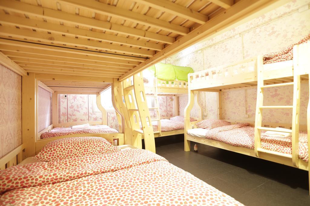 Tiger Lily Hostel Bangkok Extérieur photo
