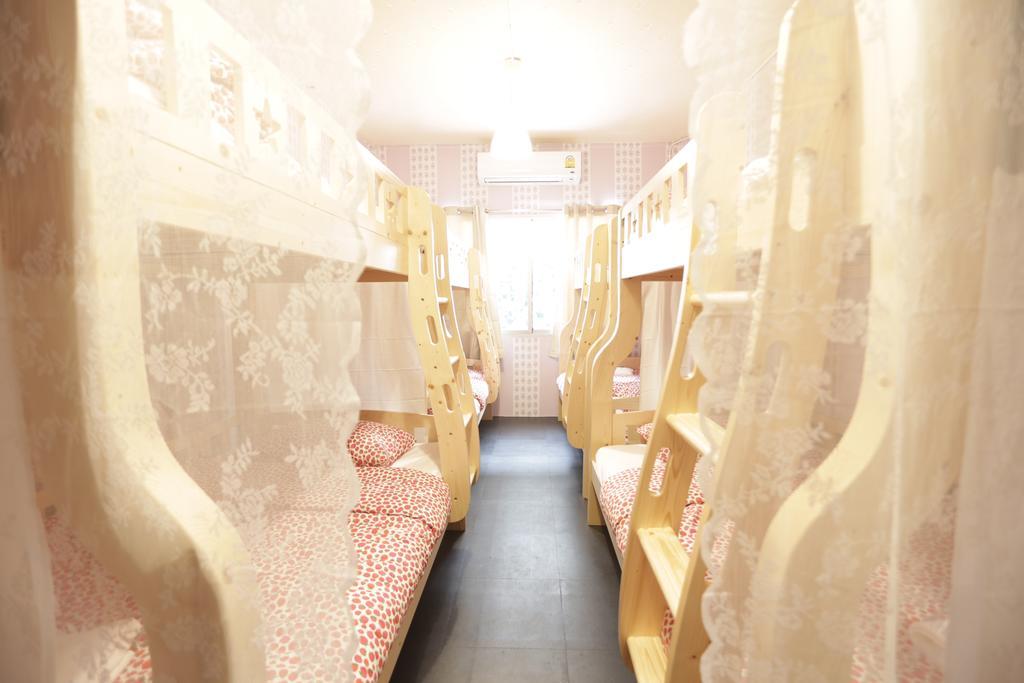 Tiger Lily Hostel Bangkok Chambre photo