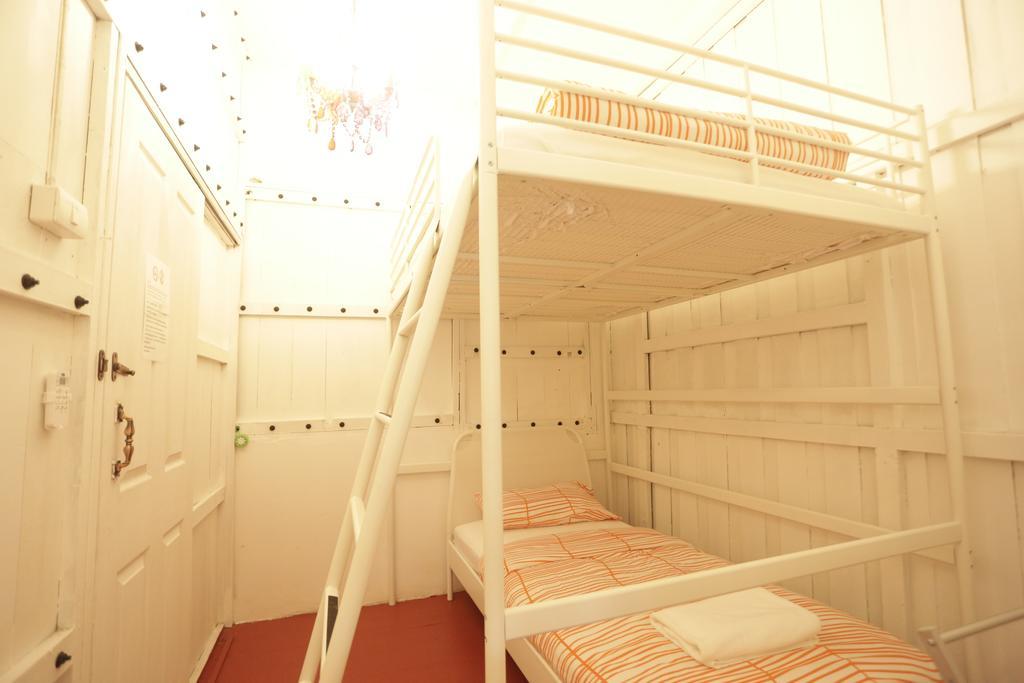 Tiger Lily Hostel Bangkok Chambre photo