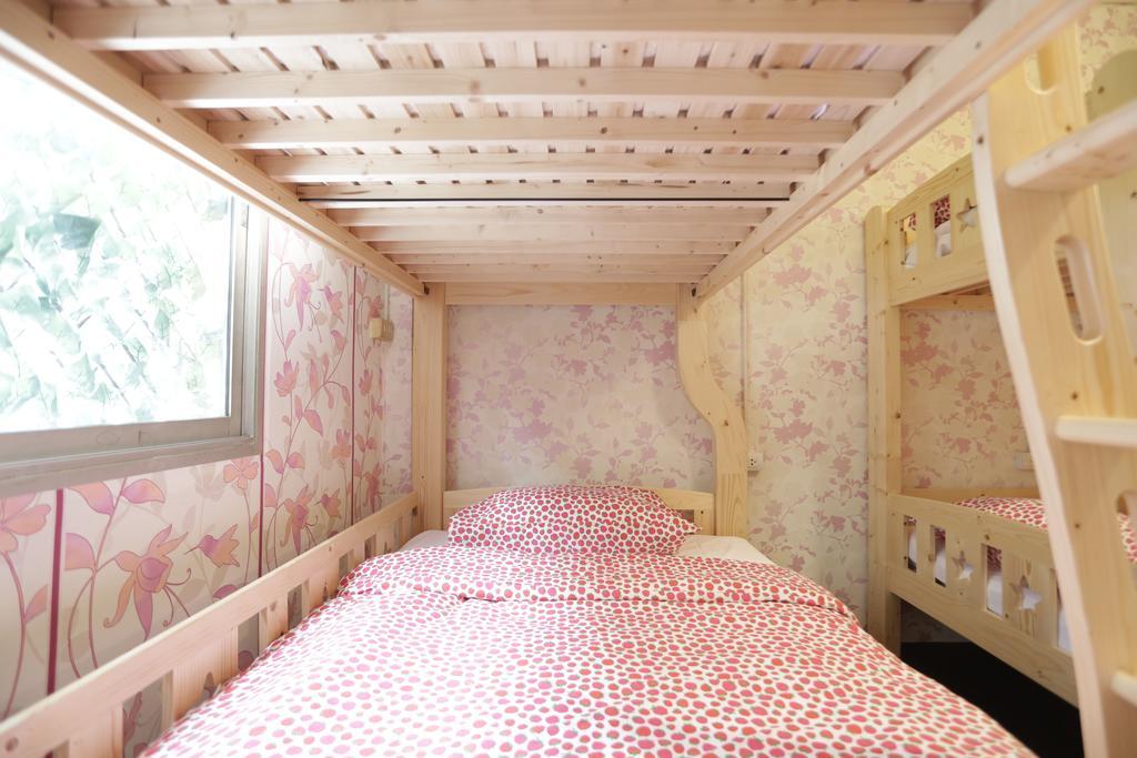 Tiger Lily Hostel Bangkok Extérieur photo