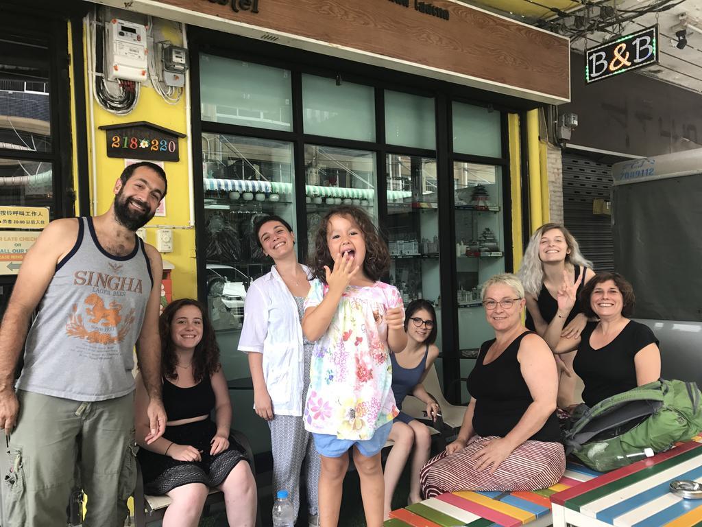 Tiger Lily Hostel Bangkok Extérieur photo